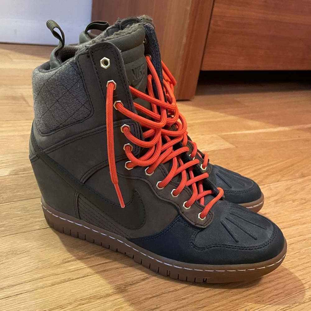 Nike Dunk Sky Hi Wedge Boot Women’s 7.5 Green